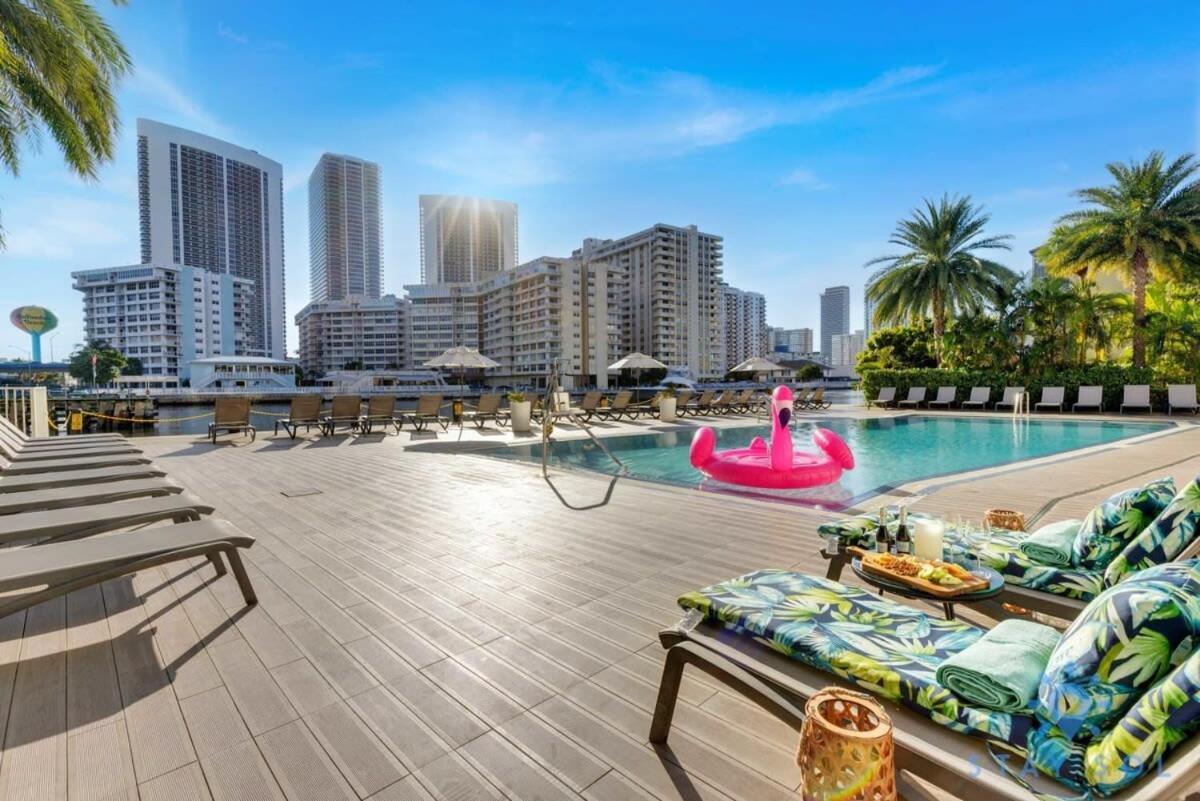 Infinite View With Balcony,Pool Plus Near Beach Hallandale Beach Exterior photo